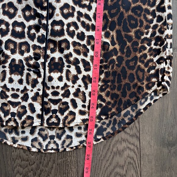 Veronica Beard Silk Pajama Lounge Top Animal Print Brown Beige Size 6 Button Up - Picture 6 of 6